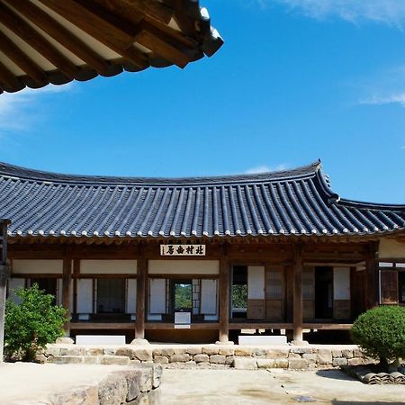 Bukchondaek Bed & Breakfast Andong Ngoại thất bức ảnh